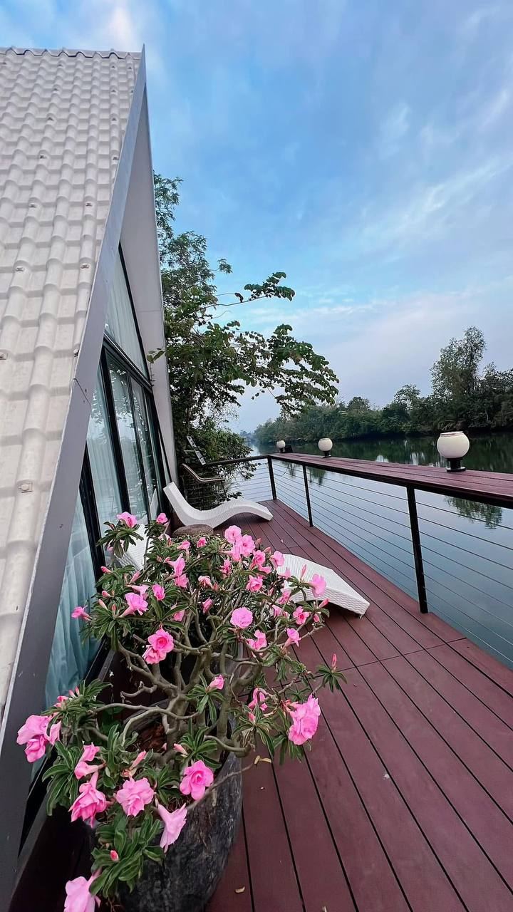 Flowers on the riverside deck