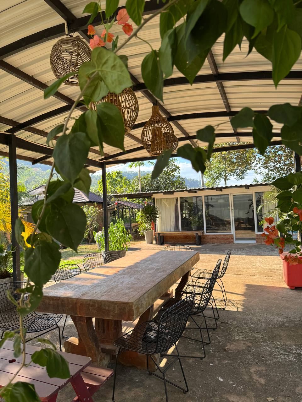 Shared terrace and long table