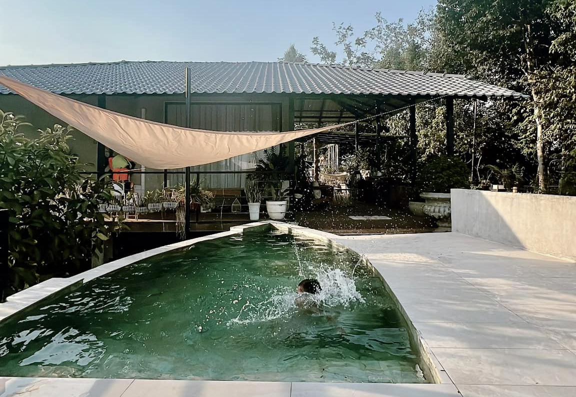 Swimming pool